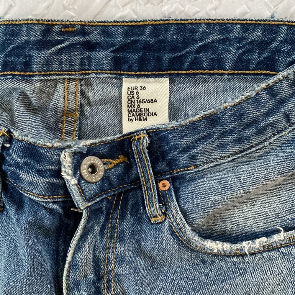 H&M Shorts - Picture 3 of 3